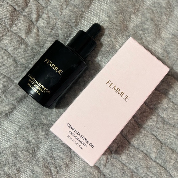 Femmune Camellia Elixir Oil - Picture 1 of 1